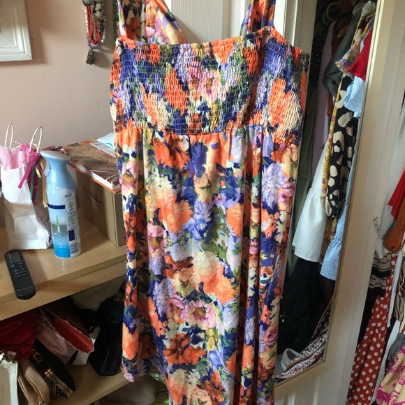 Asymmetrical Floral Dress - Picture 5 of 5